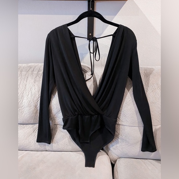 BCBG low V cut bodysuit - Picture 2 of 4